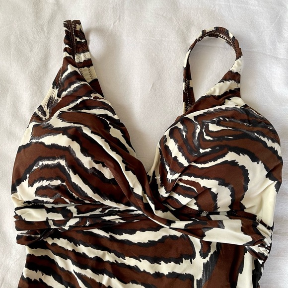 DIVA by Rachel Pappo Animal print one piece swimsuit - Picture 2 of 8